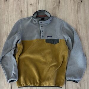 Patagonia women’s Gray and Brown Fleece Sweater